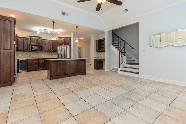 566 GREEN OAKS LN, Collierville, TN 38017