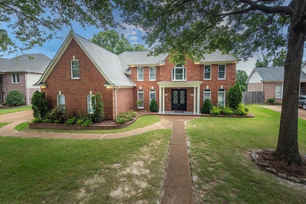 566 GREEN OAKS LN, Collierville, TN 38017