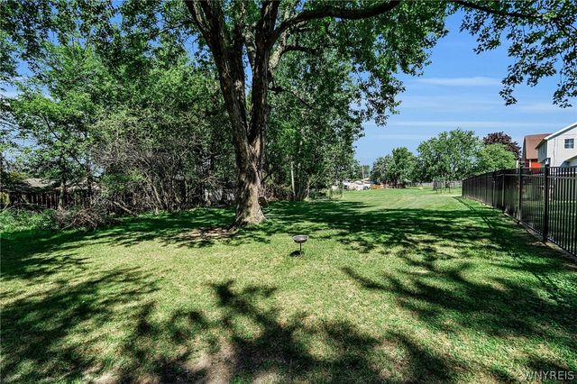 26 Reserve Road, West Seneca, NY 14224