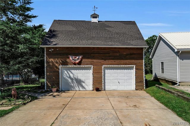 26 Reserve Road, West Seneca, NY 14224