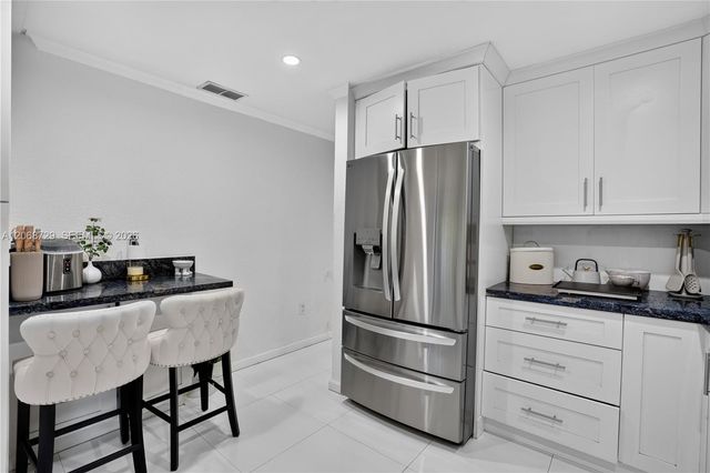2050 SW 122nd Avenue 21, Miami, FL 33175