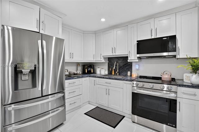 2050 SW 122nd Avenue 21, Miami, FL 33175