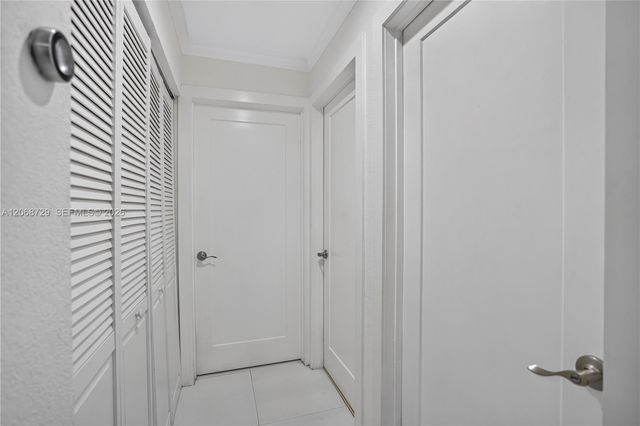 2050 SW 122nd Avenue 21, Miami, FL 33175