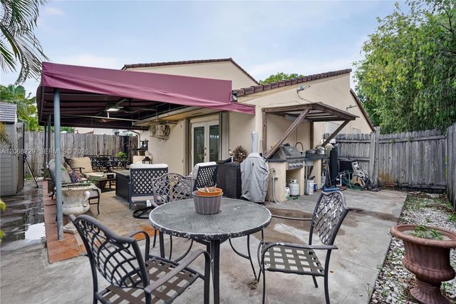 2050 SW 122nd Avenue 21, Miami, FL 33175