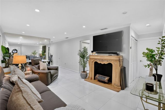 2050 SW 122nd Avenue 21, Miami, FL 33175