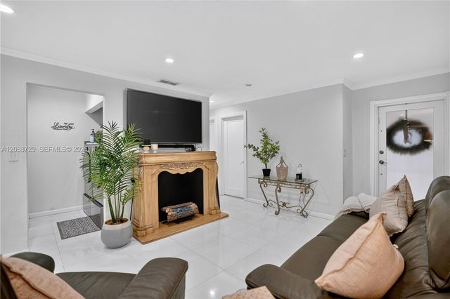 2050 SW 122nd Avenue 21, Miami, FL 33175