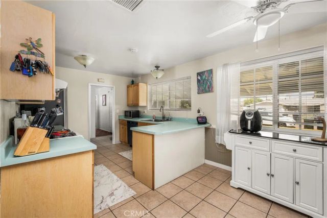 2608 W Palais, Anaheim, CA 92804
