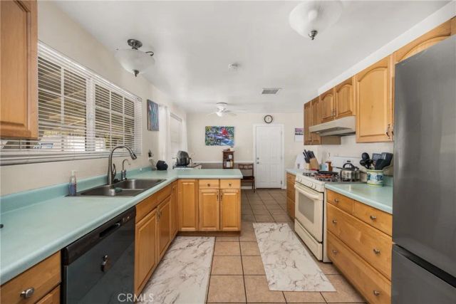 2608 W Palais, Anaheim, CA 92804