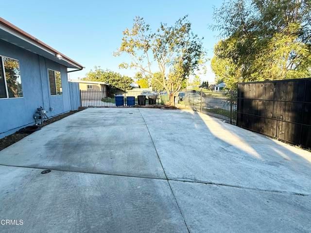 18540 Arminta Street, Reseda (los Angeles), CA 91335