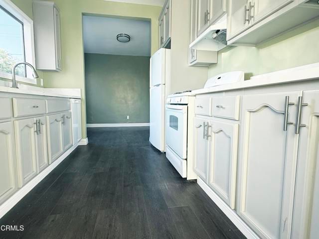 18540 Arminta Street, Reseda (los Angeles), CA 91335