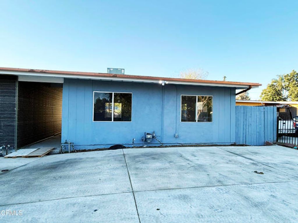 18540 Arminta Street, Reseda (los Angeles), CA 91335