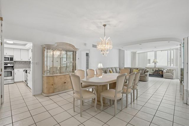 5005 Collins Avenue 424, Miami Beach, FL 33140