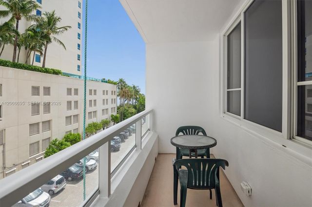 5005 Collins Avenue 424, Miami Beach, FL 33140