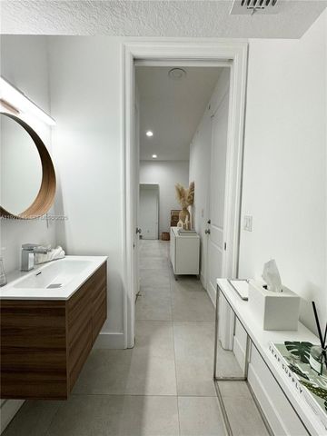 13017 S Riverwalk Cir S, Plantation, FL 33325