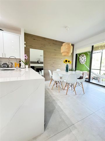 13017 S Riverwalk Cir S, Plantation, FL 33325