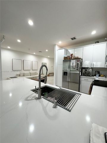 13017 S Riverwalk Cir S, Plantation, FL 33325