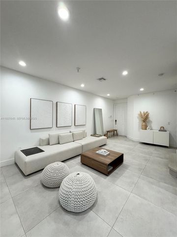 13017 S Riverwalk Cir S, Plantation, FL 33325