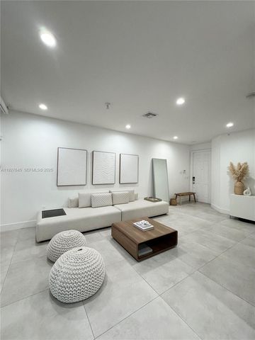 13017 S Riverwalk Cir S, Plantation, FL 33325