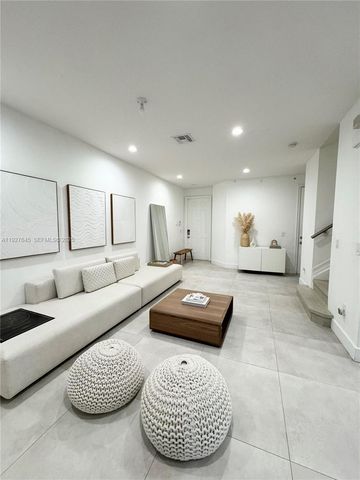 13017 S Riverwalk Cir S, Plantation, FL 33325