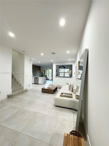 13017 S Riverwalk Cir S, Plantation, FL 33325