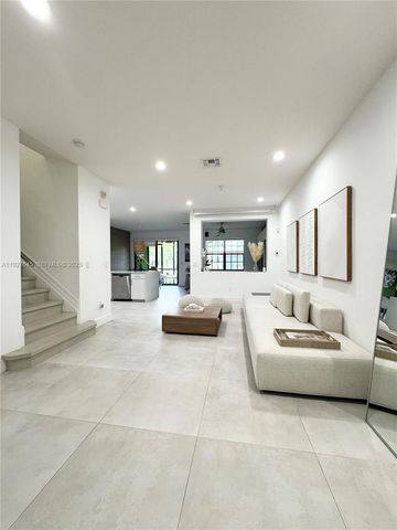 13017 S Riverwalk Cir S, Plantation, FL 33325