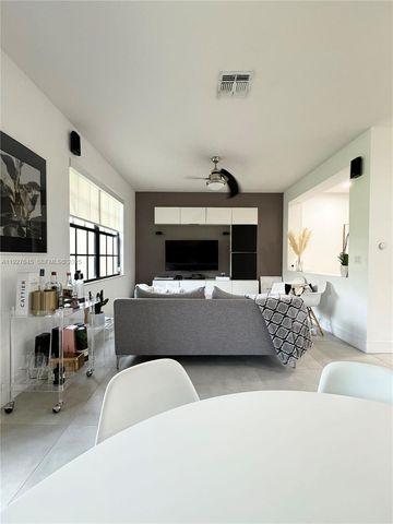 13017 S Riverwalk Cir S, Plantation, FL 33325