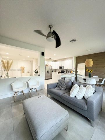 13017 S Riverwalk Cir S, Plantation, FL 33325