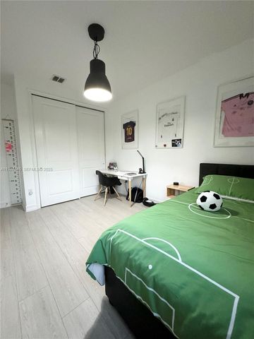 13017 S Riverwalk Cir S, Plantation, FL 33325