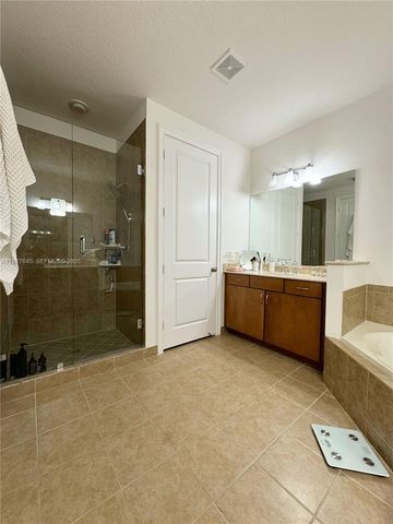 13017 S Riverwalk Cir S, Plantation, FL 33325