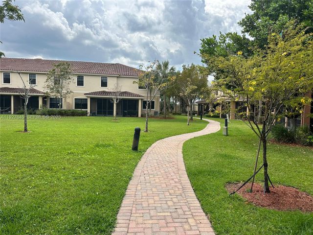 13017 S Riverwalk Cir S, Plantation, FL 33325