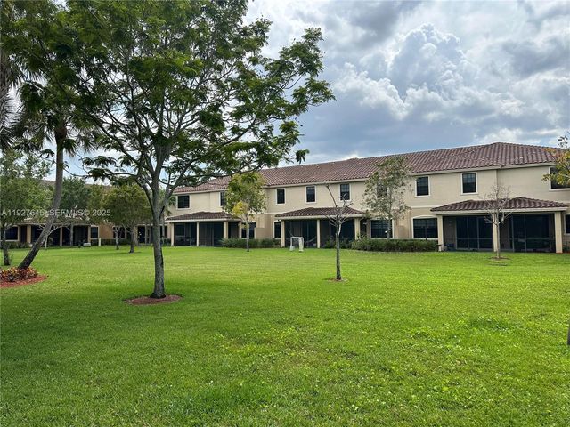 13017 S Riverwalk Cir S, Plantation, FL 33325