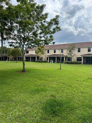 13017 S Riverwalk Cir S, Plantation, FL 33325