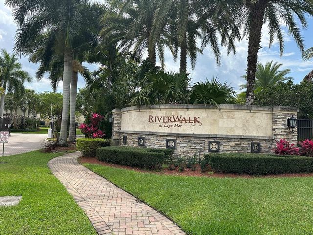 13017 S Riverwalk Cir S, Plantation, FL 33325