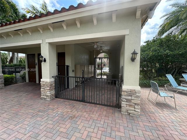 13017 S Riverwalk Cir S, Plantation, FL 33325