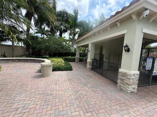 13017 S Riverwalk Cir S, Plantation, FL 33325