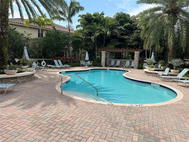 13017 S Riverwalk Cir S, Plantation, FL 33325