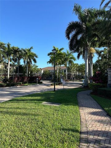 13017 S Riverwalk Cir S, Plantation, FL 33325