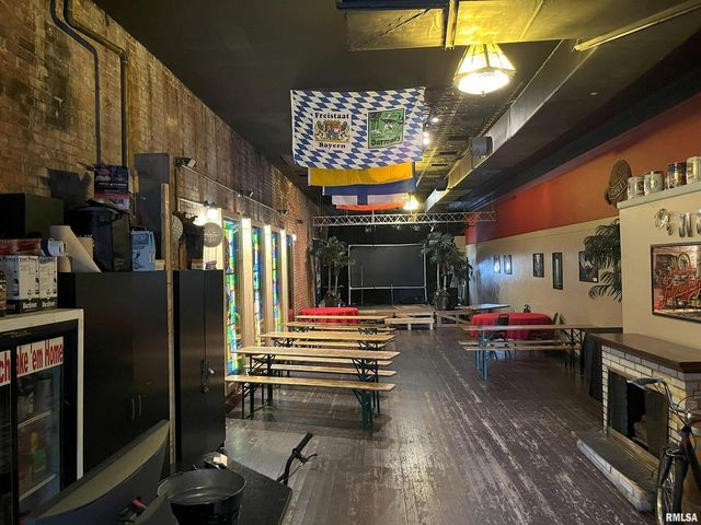 1423 5TH Avenue, Moline, IL 61265