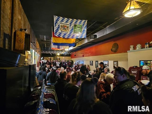 1423 5TH Avenue, Moline, IL 61265