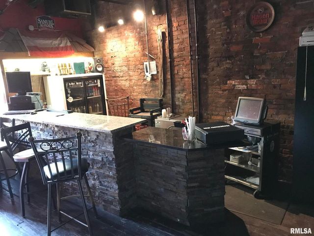 1423 5TH Avenue, Moline, IL 61265