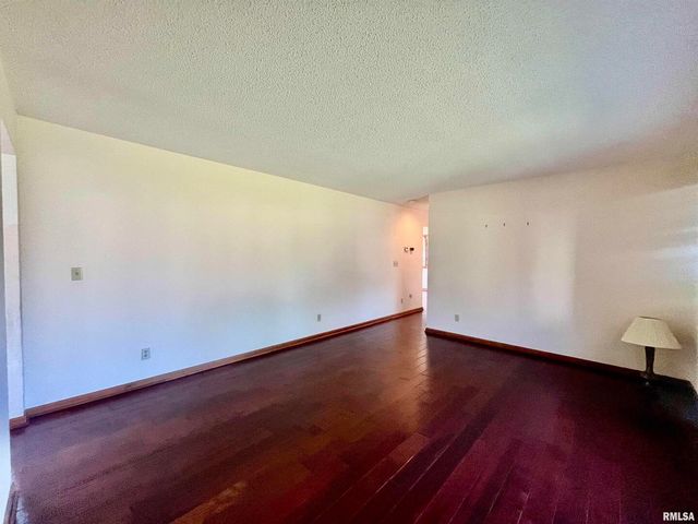 9 BRIAN Drive, Metropolis, IL 62960