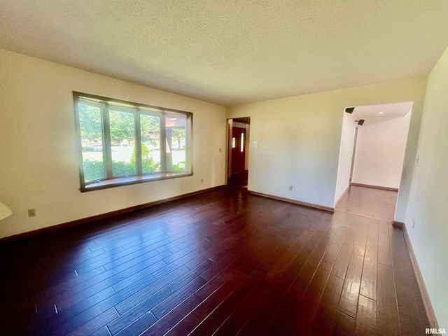 9 BRIAN Drive, Metropolis, IL 62960