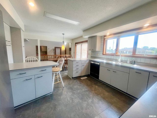 9 BRIAN Drive, Metropolis, IL 62960