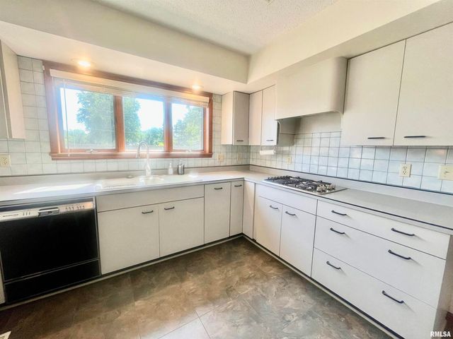 9 BRIAN Drive, Metropolis, IL 62960