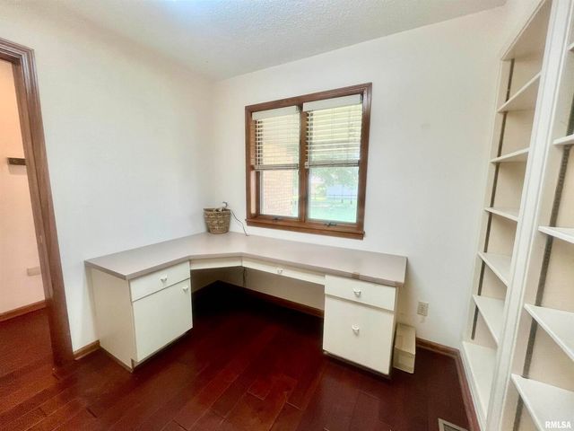 9 BRIAN Drive, Metropolis, IL 62960