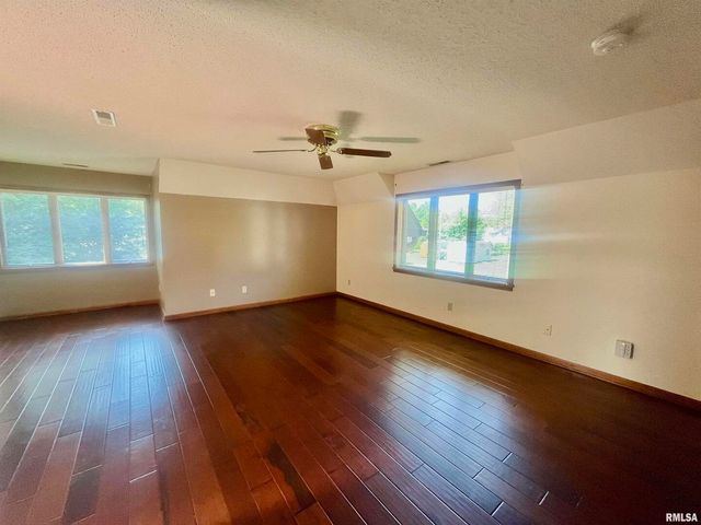 9 BRIAN Drive, Metropolis, IL 62960