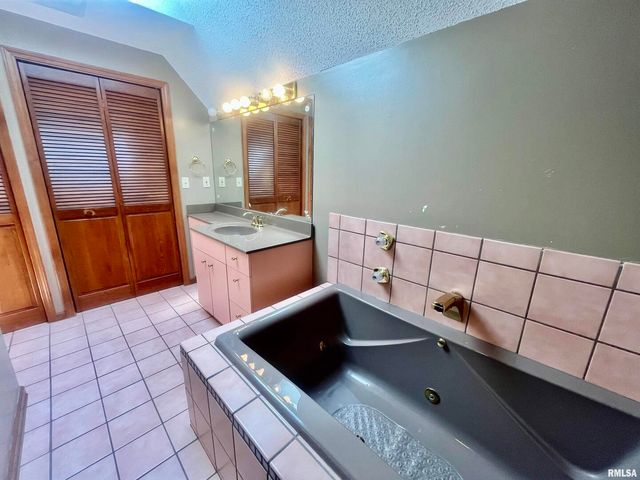 9 BRIAN Drive, Metropolis, IL 62960