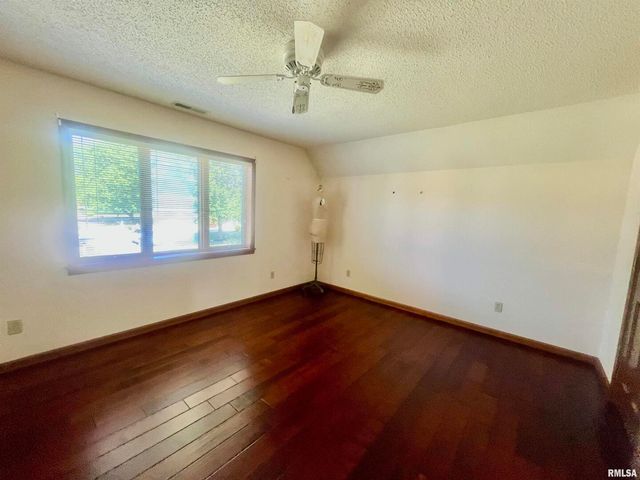 9 BRIAN Drive, Metropolis, IL 62960