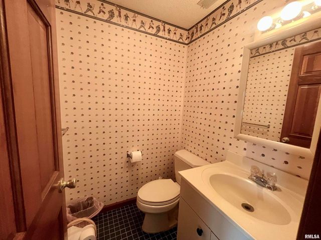 9 BRIAN Drive, Metropolis, IL 62960