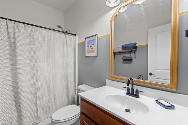 1109 Chatham LN, Chesapeake, VA 23320